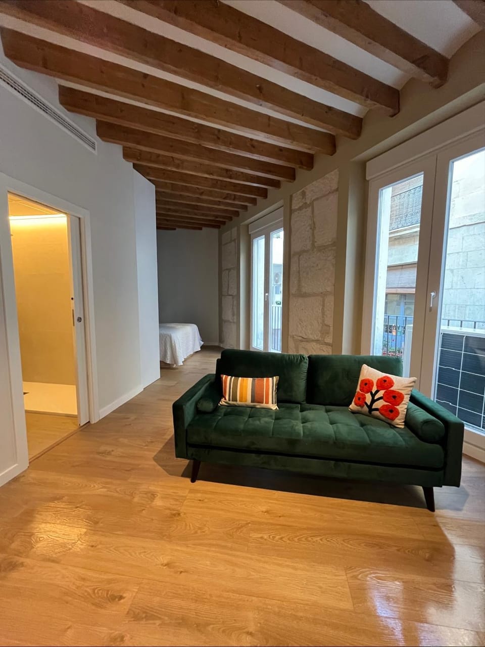 Bed, Living room, Photo of the whole room