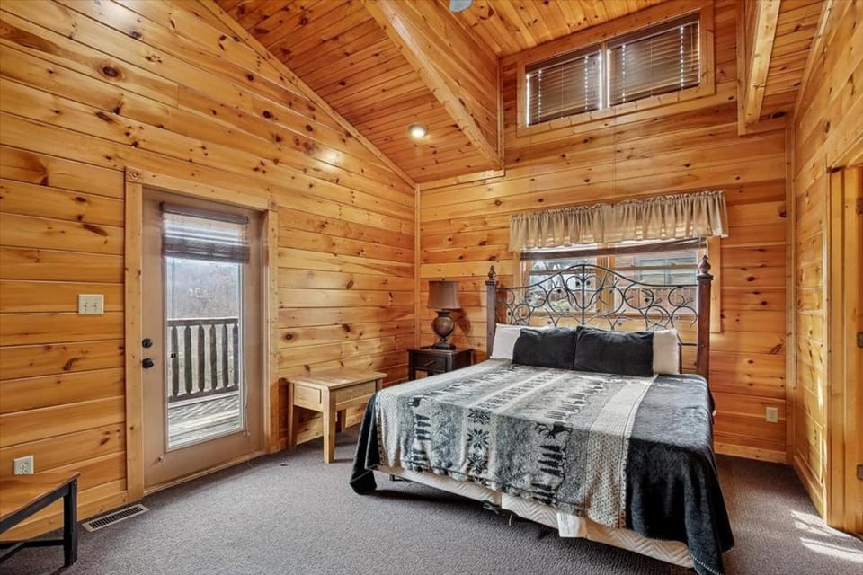 Heavenly Summit by Venture Smoky Mountains House in Gatlinburg