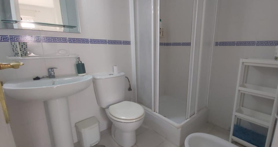 Shower, Toilet, bidet
