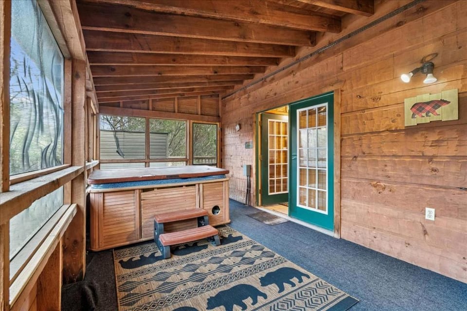Honey Bear Retreat by Venture Smoky Mountains House in Sevier County
