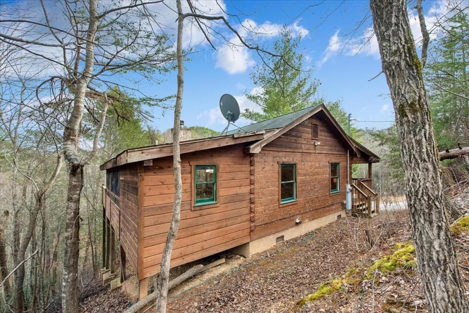 Honey Bear Retreat by Venture Smoky Mountains House in Sevier County