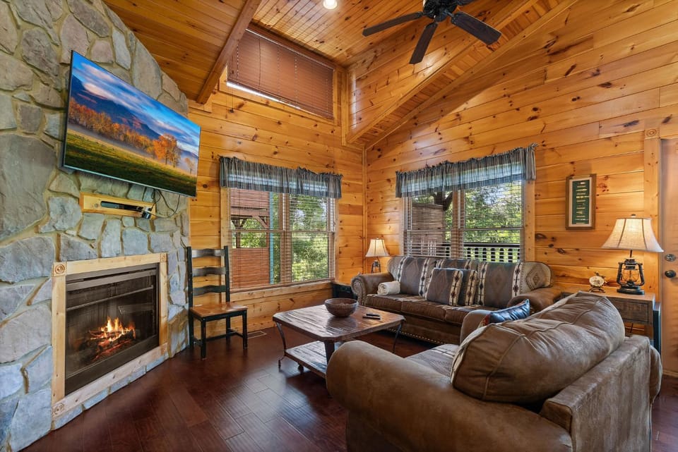 Honey Dew by Venture Smoky Mountains House in Gatlinburg
