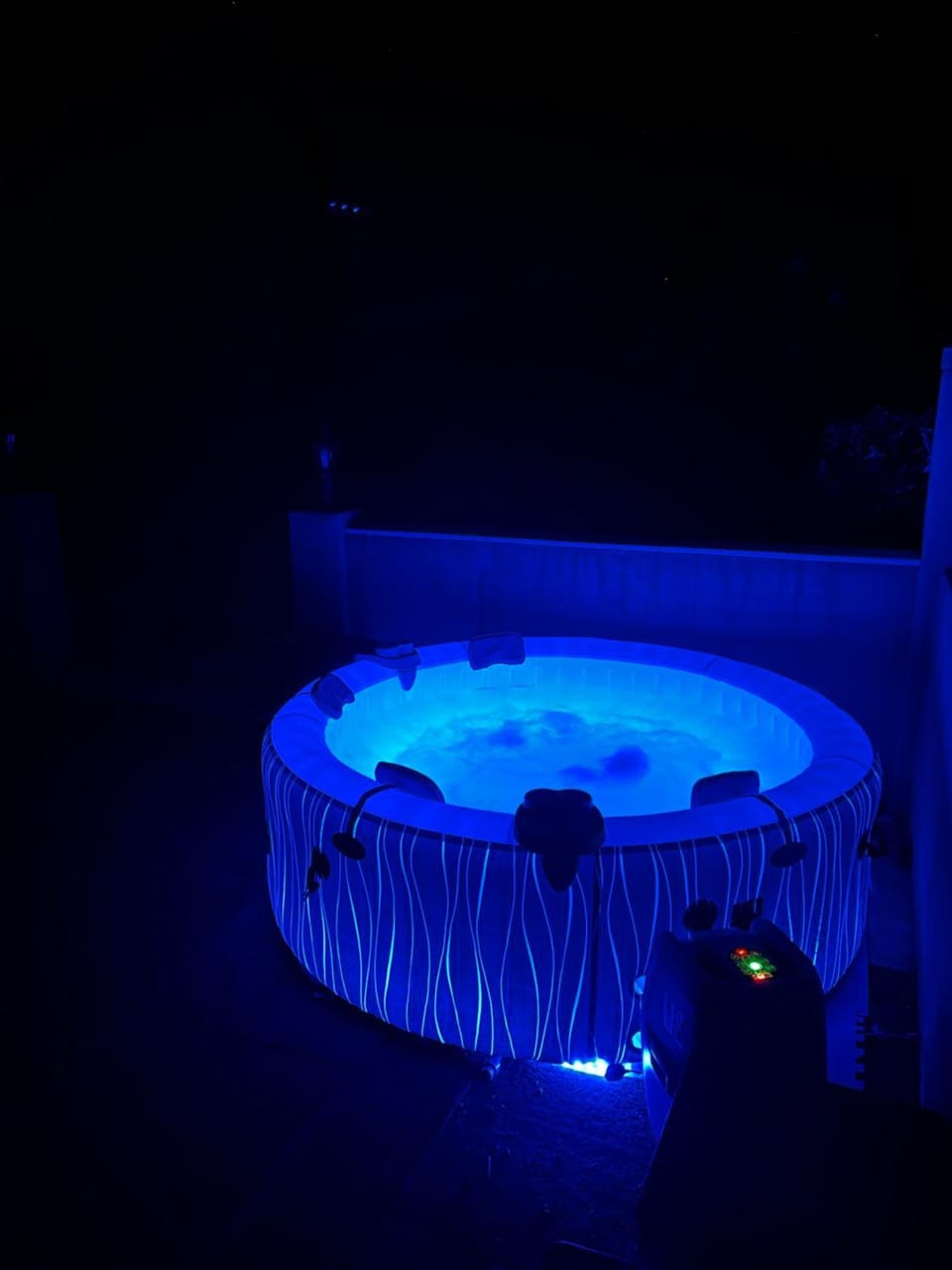Villa vigneronne moderne piscine et jaccuzi Villa in Occitanie