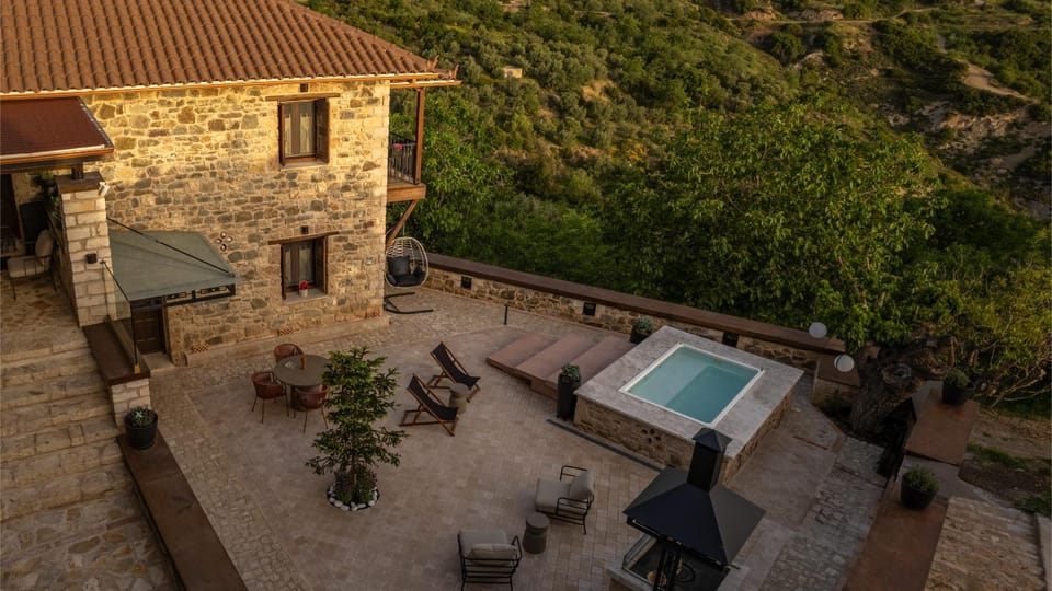 Property building, Patio, Hot Tub