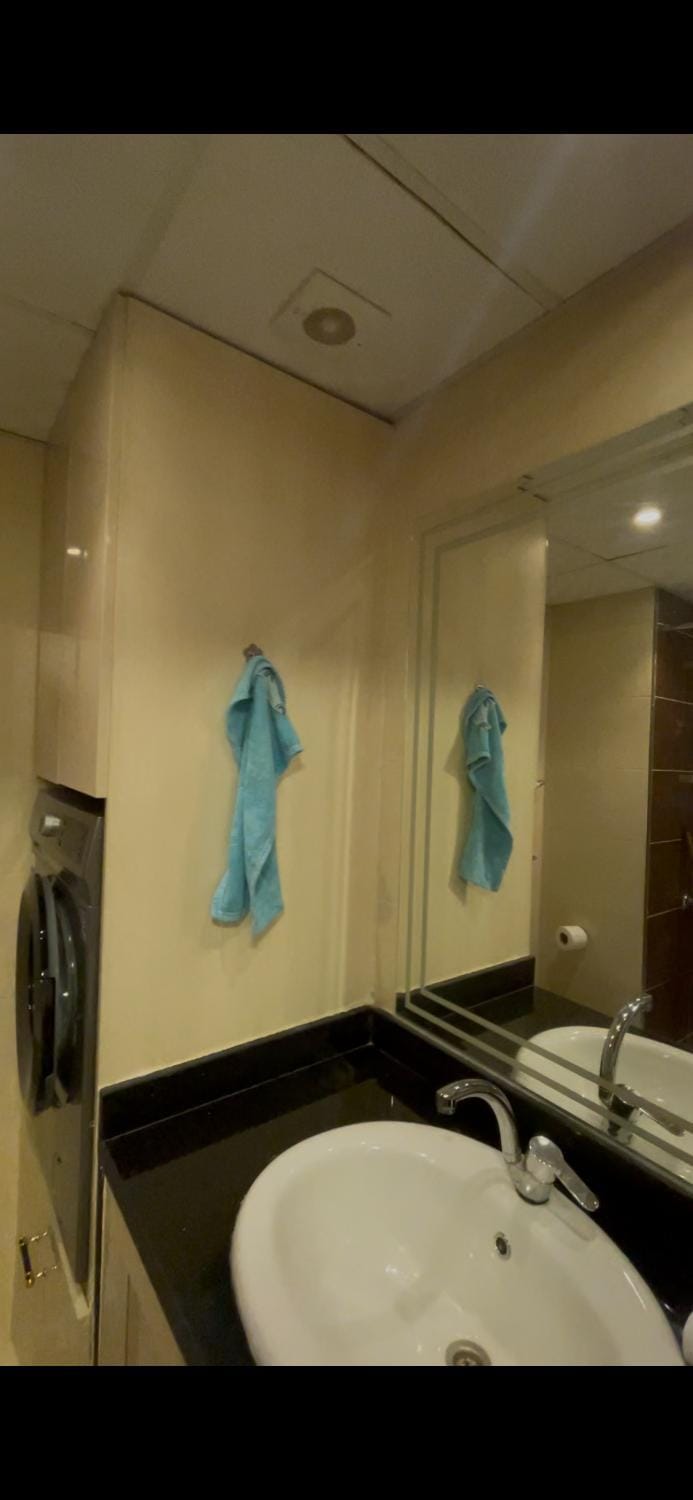 Bathroom, towels