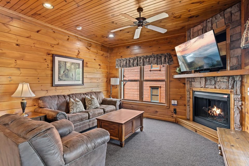 Viewtopia by Venture Smoky Mountains House in Gatlinburg