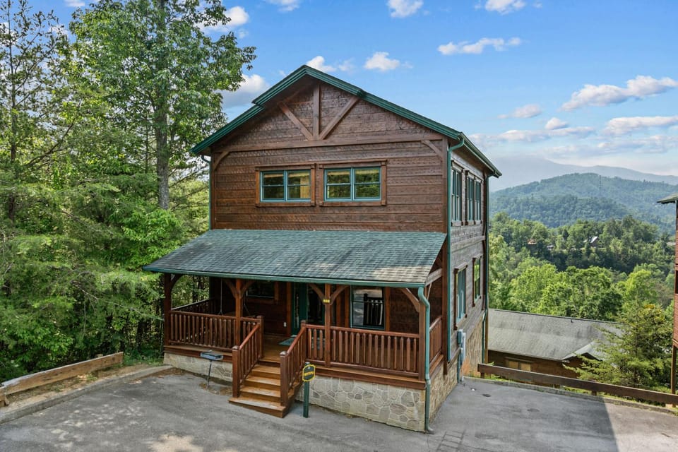 Viewtopia by Venture Smoky Mountains House in Gatlinburg