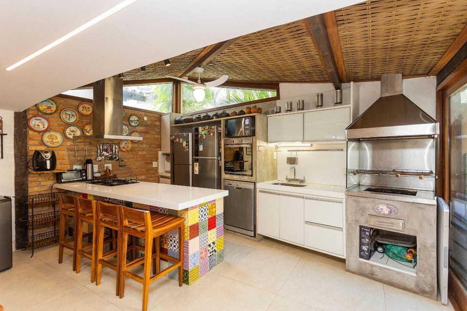 BBQ facilities, Dining area, stove