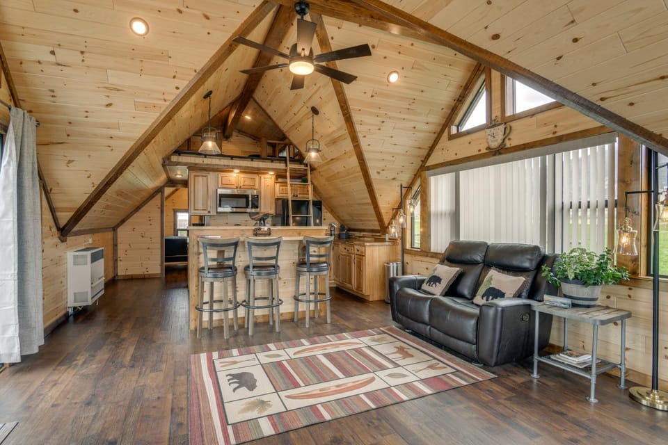 1/2 Mi to Ruby River: Cabin w/ Trail Access! Cabin in Idaho