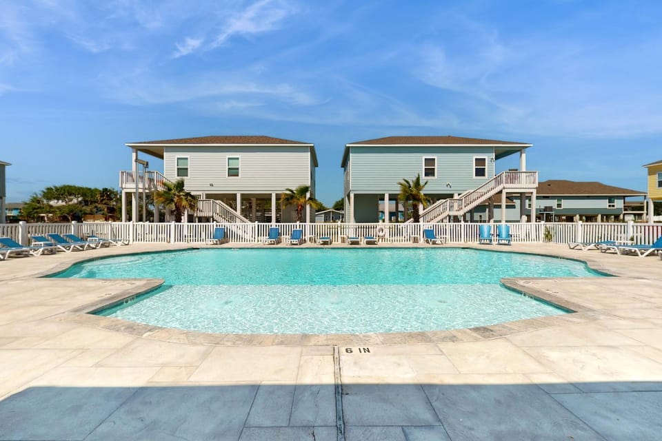 The Yellow Pelican House in Jamaica Beach