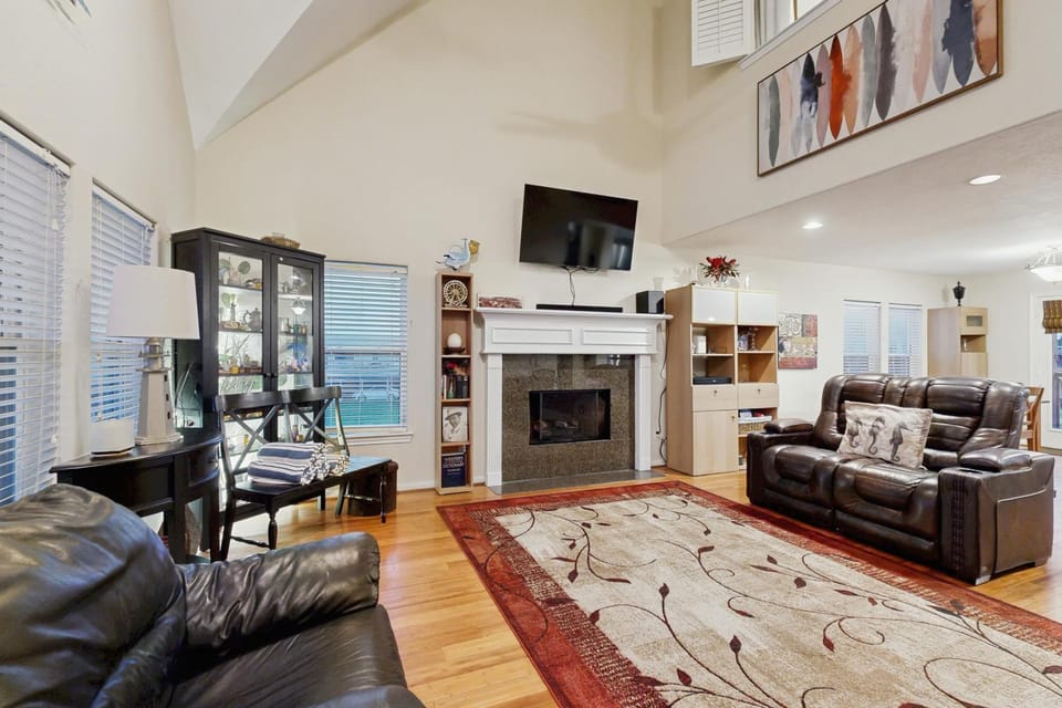 The Yellow Pelican House in Jamaica Beach