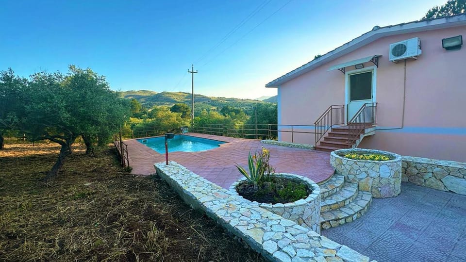 Property building, Spring, Day, Natural landscape, Garden, Garden view, Mountain view, Pool view, Swimming pool, sunbed