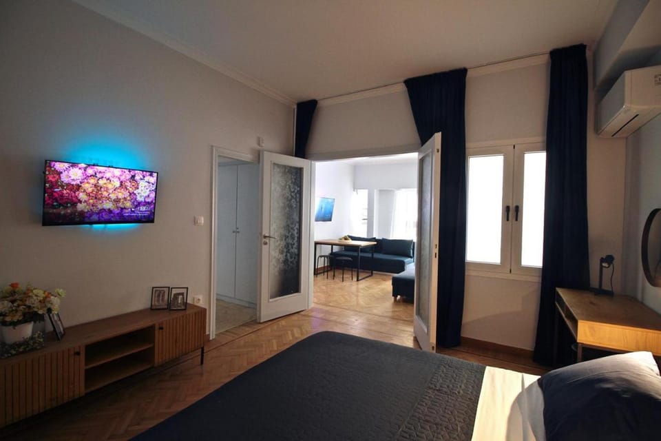 Apollo & Nike 1952-2025 Σύνταγμα Πλάκα 2ΥΔ 2ΜΠ Apartment in Athens