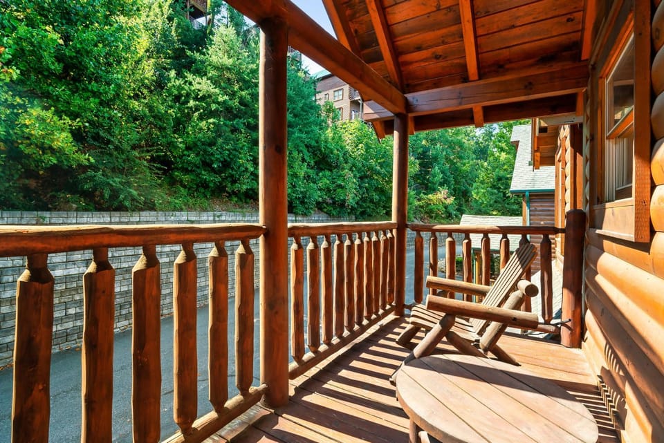 Valley View by Venture Smoky Mountains House in Pigeon Forge