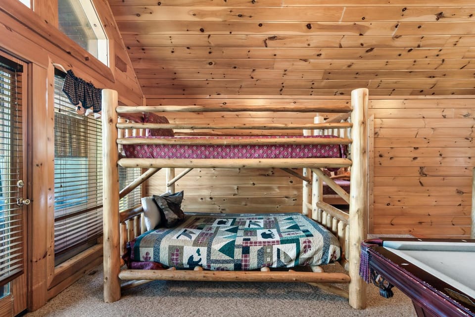 Valley View by Venture Smoky Mountains House in Pigeon Forge