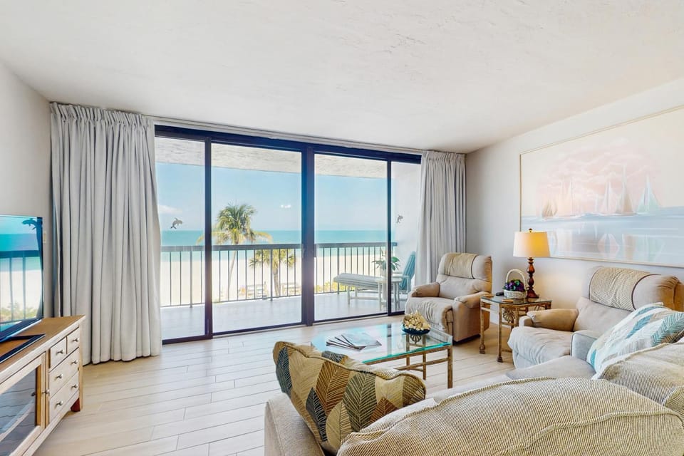 Beach Access! Family-Friendly Bonita Springs Gem House in Bonita Springs