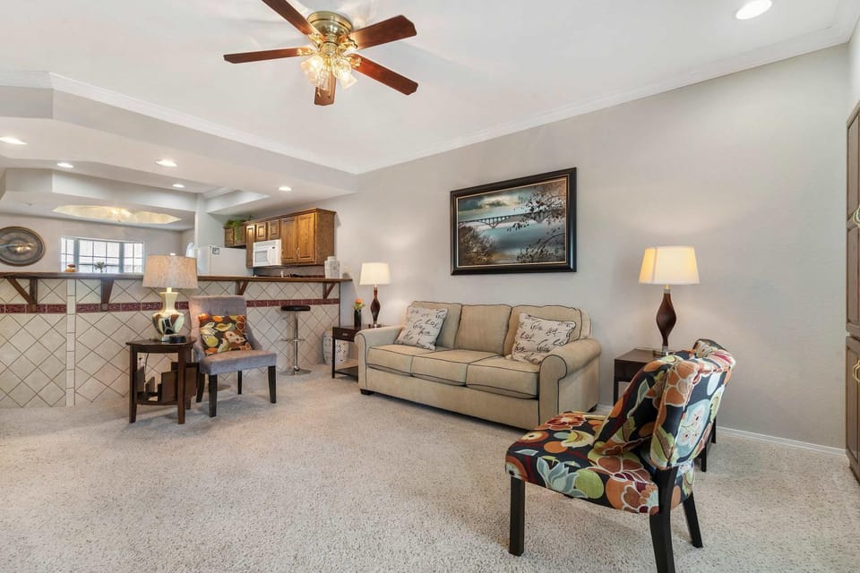 Legacy Walk-In - Golf Views in Great Location House in Branson
