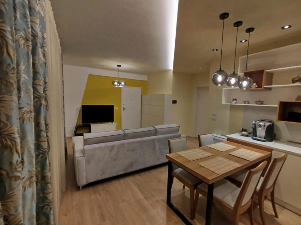 Lemon center apartment Tirana self check in Apartment in Tirana