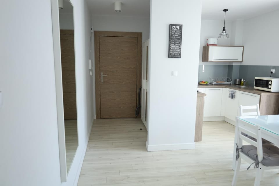 Facade/entrance, Kitchen or kitchenette, Dining area