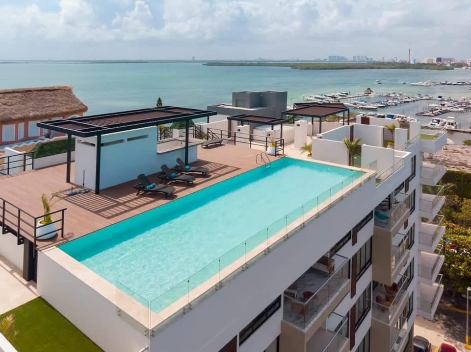 Beautiful Loft with Unique Rooftop & Location! Apartment in Cancun