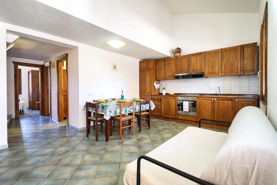 Kitchen or kitchenette, Living room, Photo of the whole room, Seating area, Dining area, stove