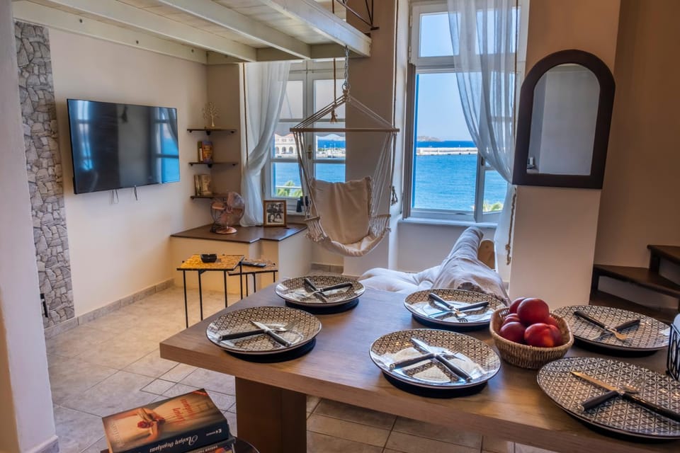 TV and multimedia, Dining area