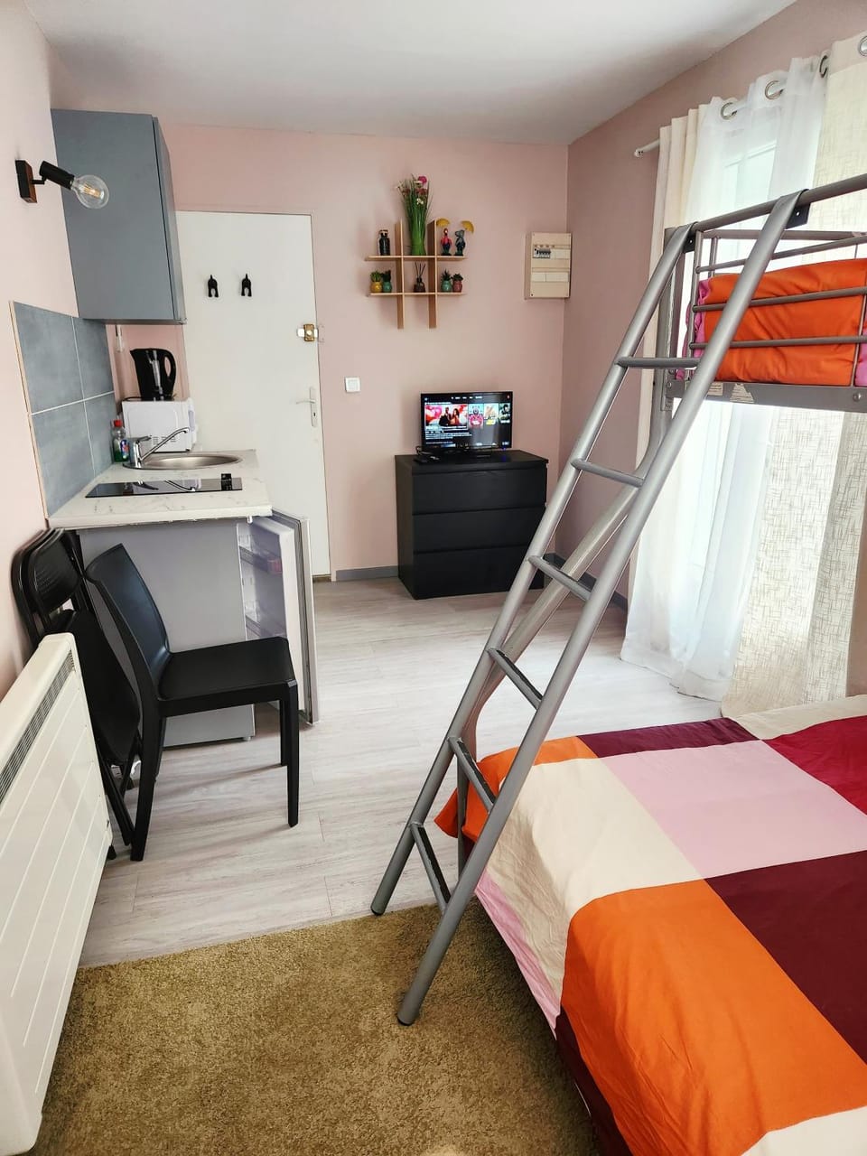 Chambre lumineuse à 5 min d'Orly Vacation rental in Île-de-France