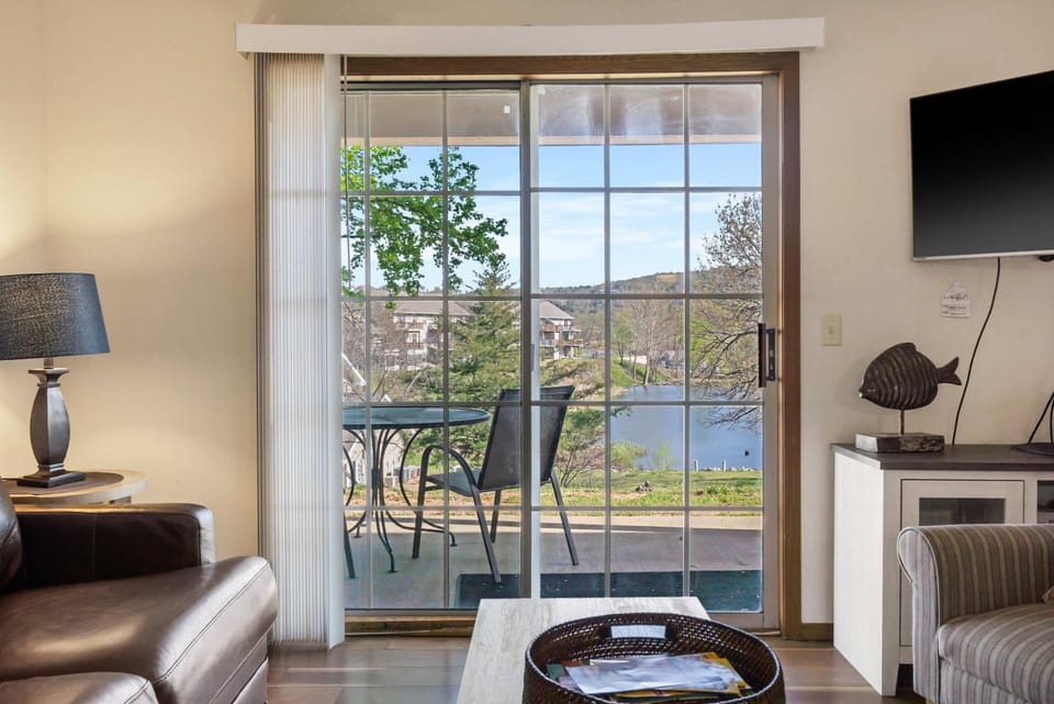 Pond View Serenity - For 6 House in Branson