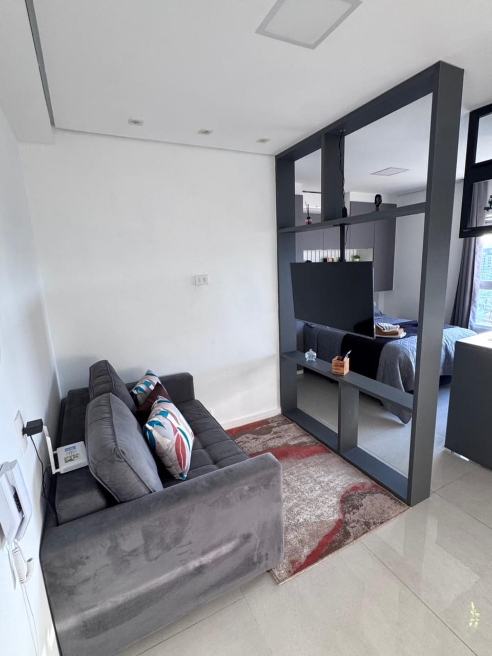 Studio 64 novo bem equipado com ar condicionado, cozinha completa, até 4 pessoas - Centro Mogi Apartment in Mogi das Cruzes
