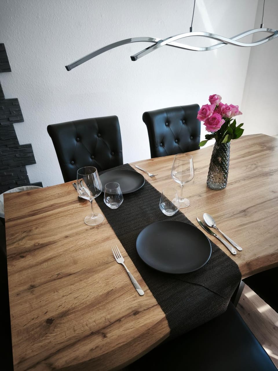 Food and drinks, Seating area, Dining area