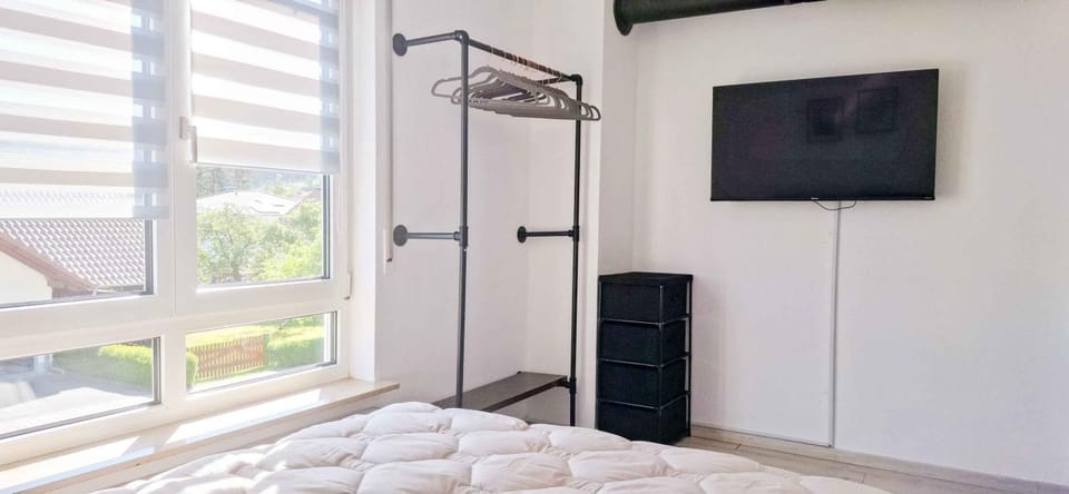 Bed, TV and multimedia, Photo of the whole room, Bedroom, wardrobe