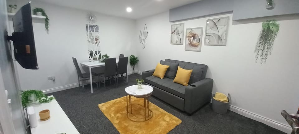 Saphire Suite Apartment in Leicester