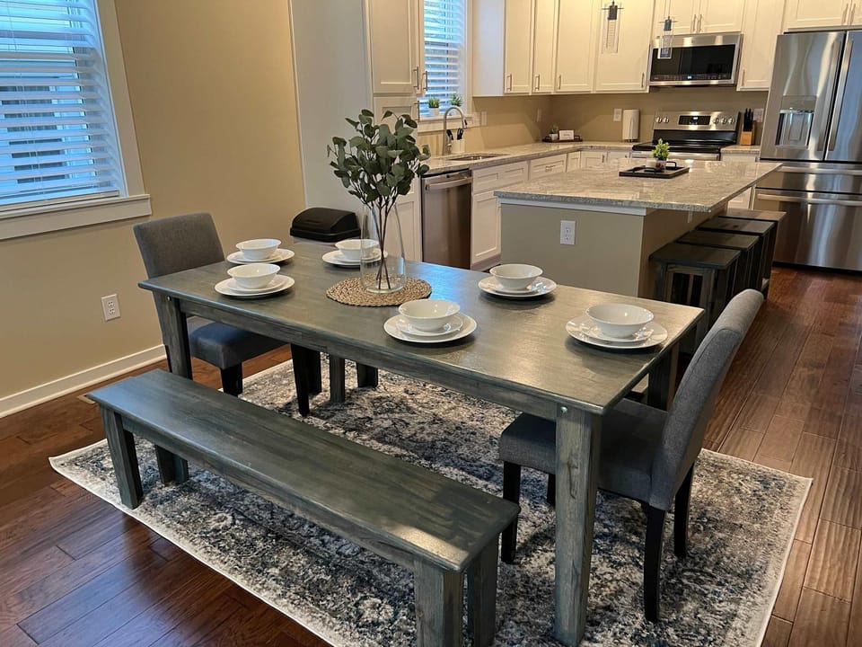 Mins to Downtown & Raceway Rookwood Retreat 2 House in Indianapolis