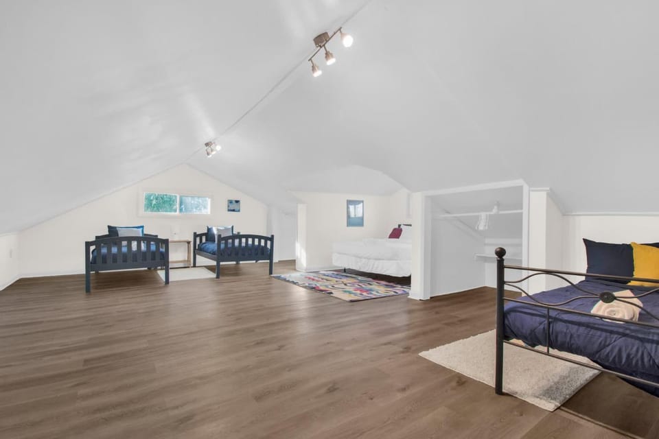 Ping-Pong & Huge Yard Central- Fayetteville Pearl House in Fayetteville