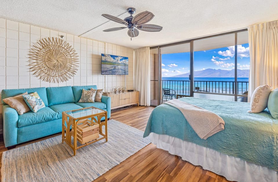 Walkers Paradise Maui at Valley Isle Resort Apartment in Napili-Honokowai