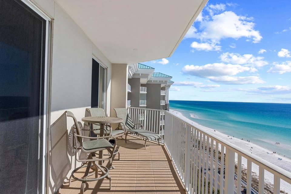 Majestic Memories A Plus Gulf views 2BR, Sleeps 7, Unit 1102b Apartment in Miramar Beach