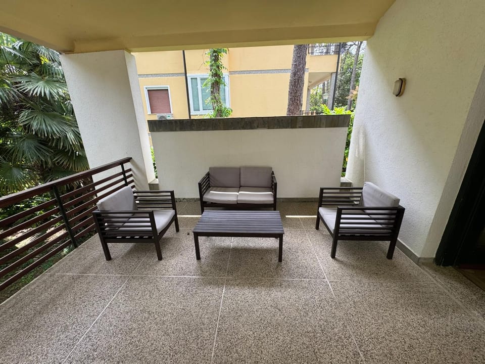 Patio, Day, View (from property/room), Balcony/Terrace, Living room, Seating area