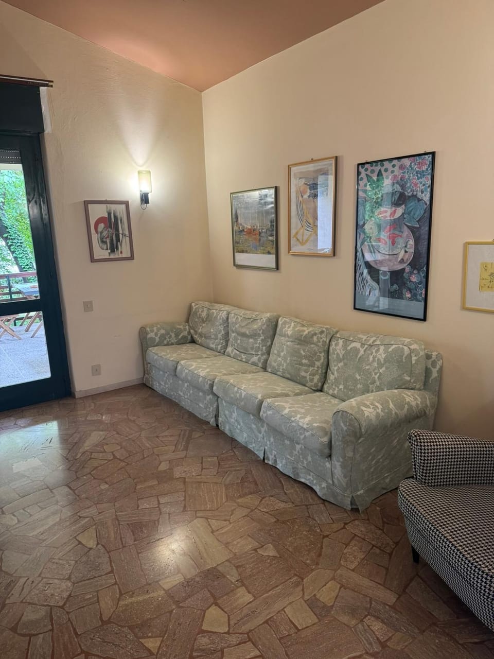 Living room, Seating area
