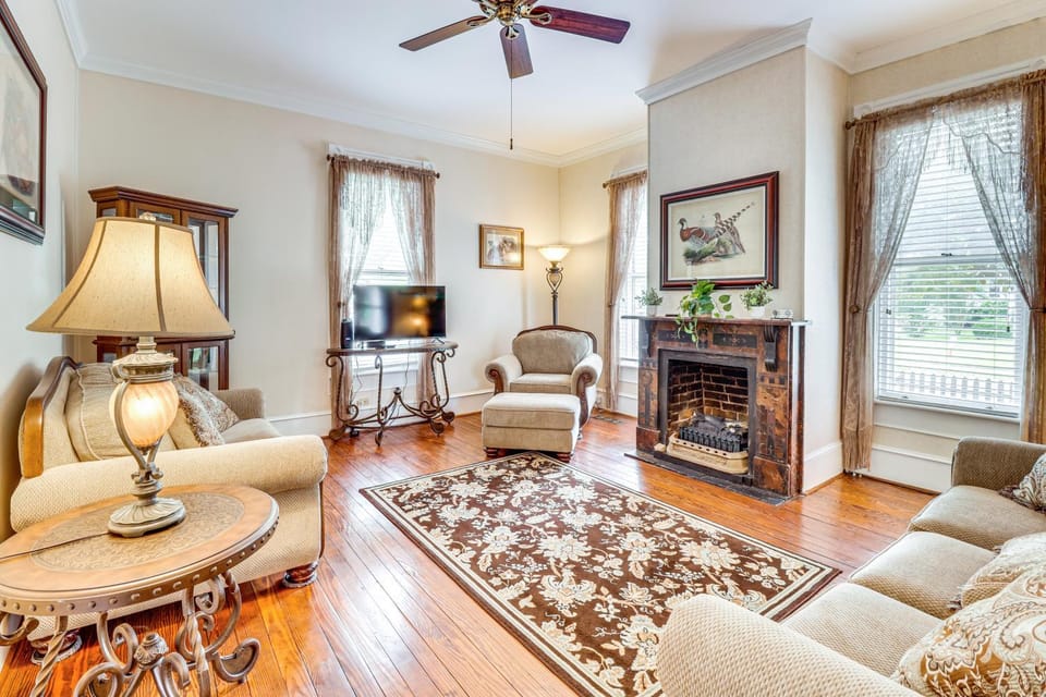 Walk to Waterfront Downtown Elizabeth City Home! House in Elizabeth City