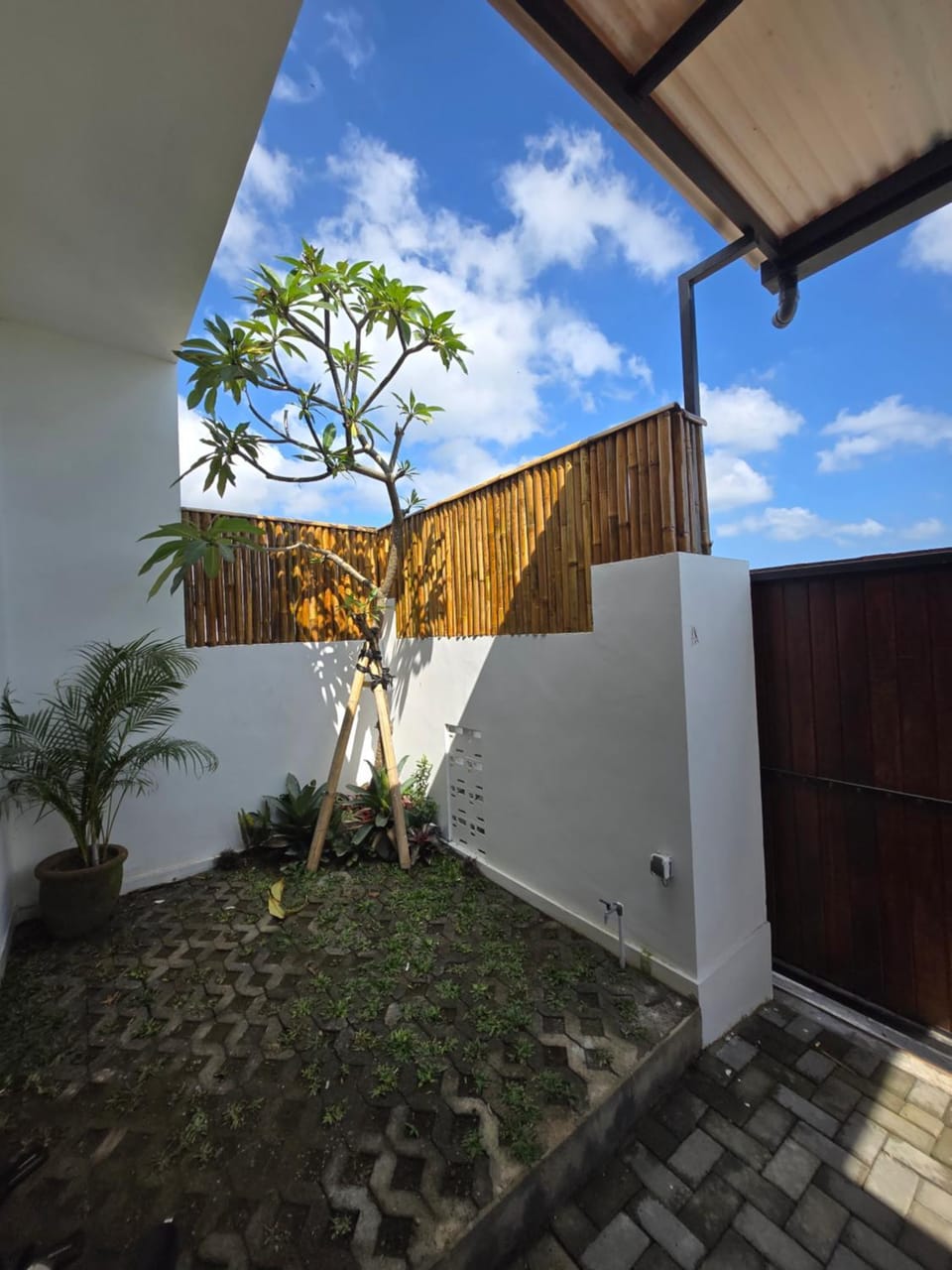 Gubug Semesta House in Kerambitan