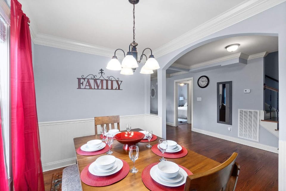 Near Campbell & Downtown - Cottage & Carriage House House in Clarksville