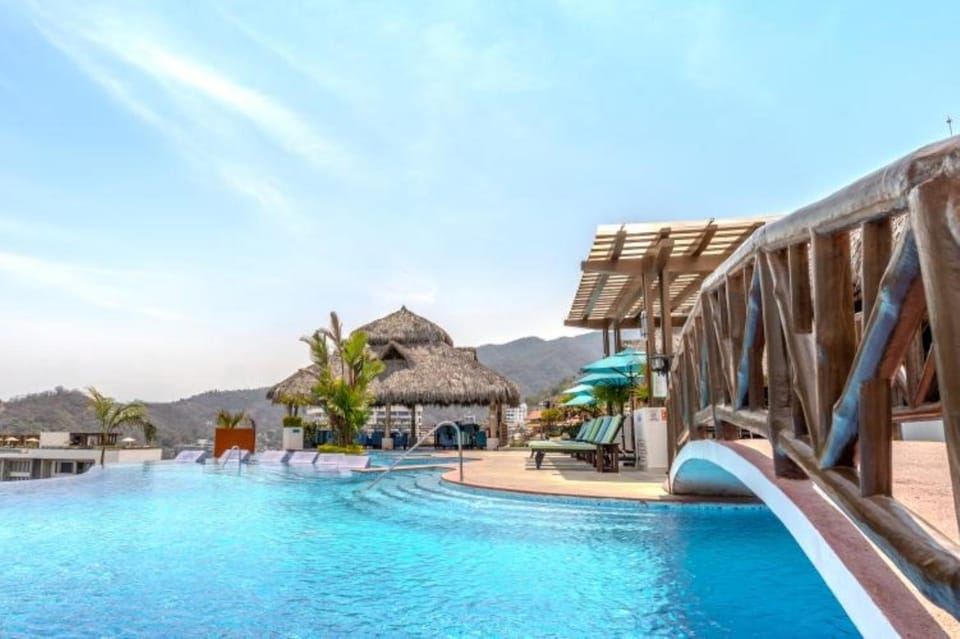Mountain view, Swimming pool, sunbed