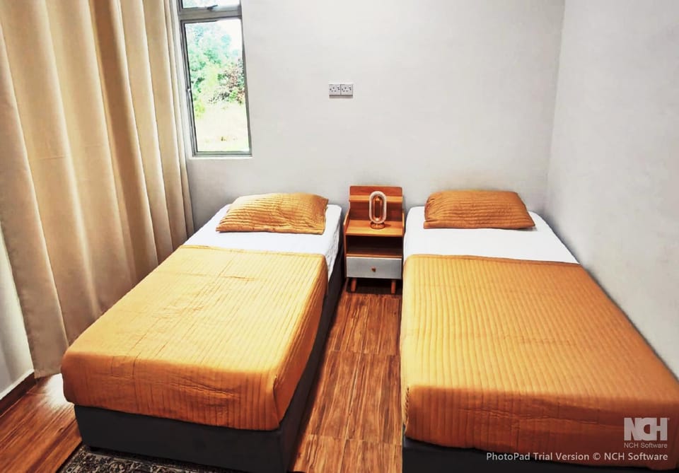 Photo of the whole room, Bedroom