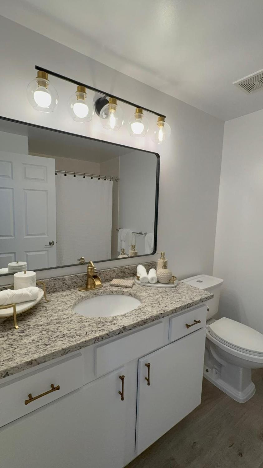 The Monroe Elegant 2BR2BA Downtown Stamford Apartment in Stamford