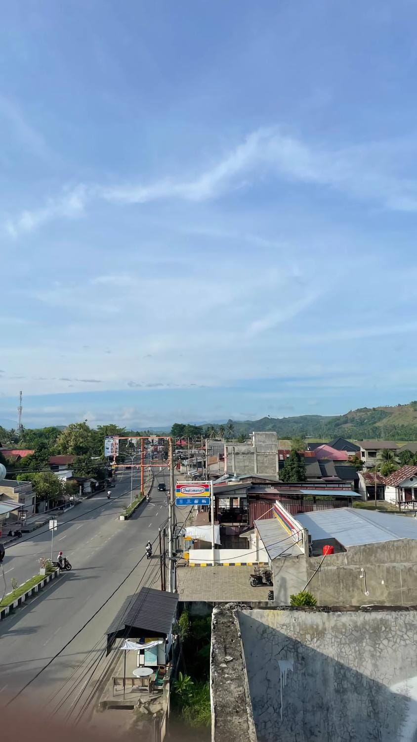 Mountain view, Supermarket/grocery shop, Quiet street view