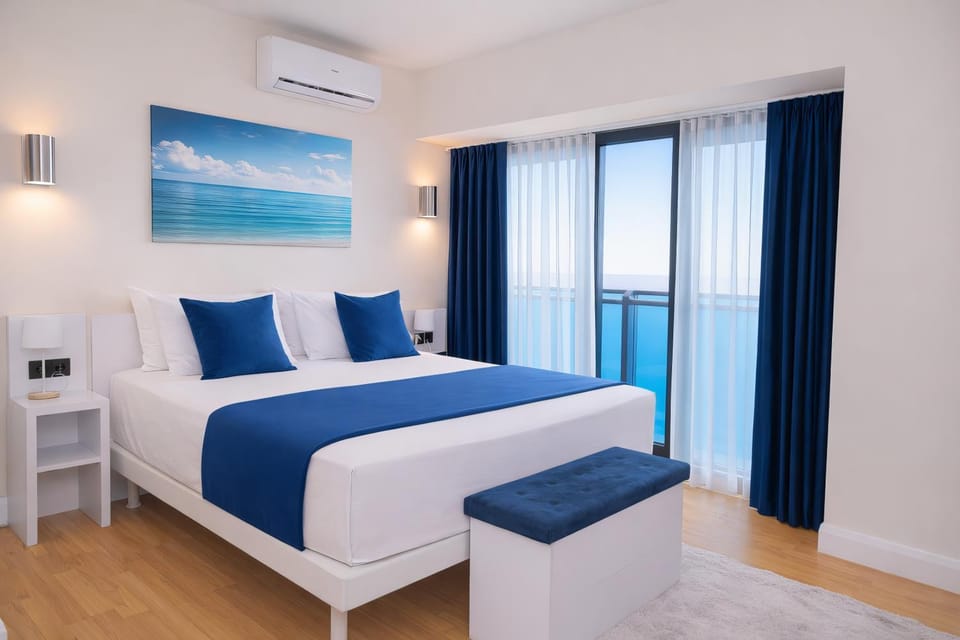 Bed, Photo of the whole room, Bedroom, air conditioner