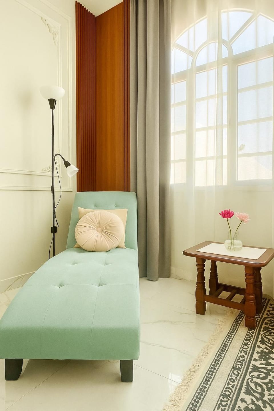 Photo of the whole room, Bedroom