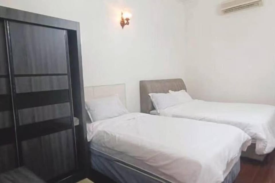 Bed, Bedroom, air conditioner