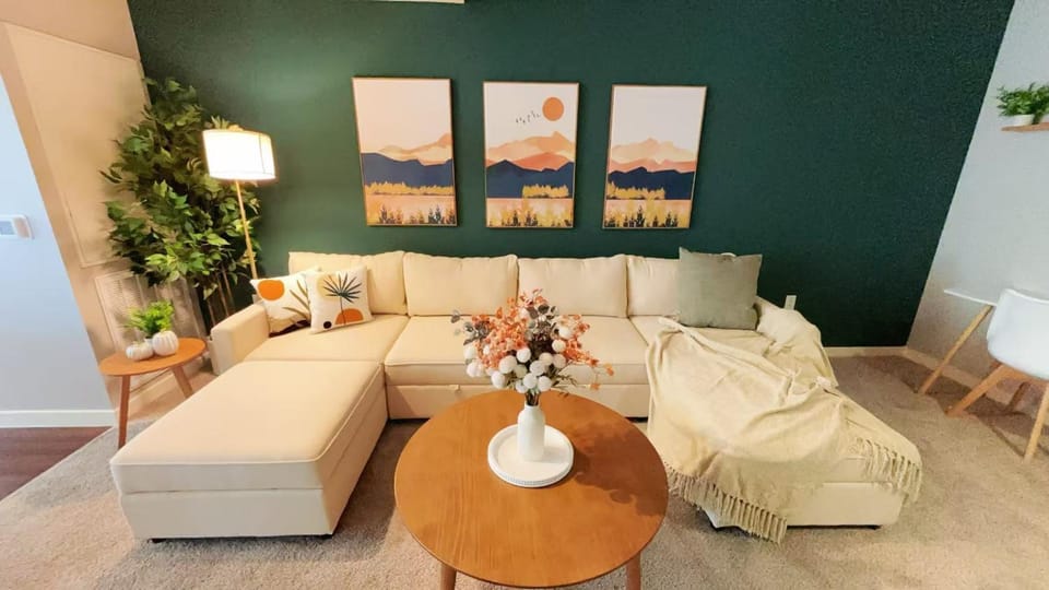 LA Relaxing 1BR on Wilshire Blvd Walk to LACMA - Free Parking & Pool &Gym Apartment in San Fernando Valley