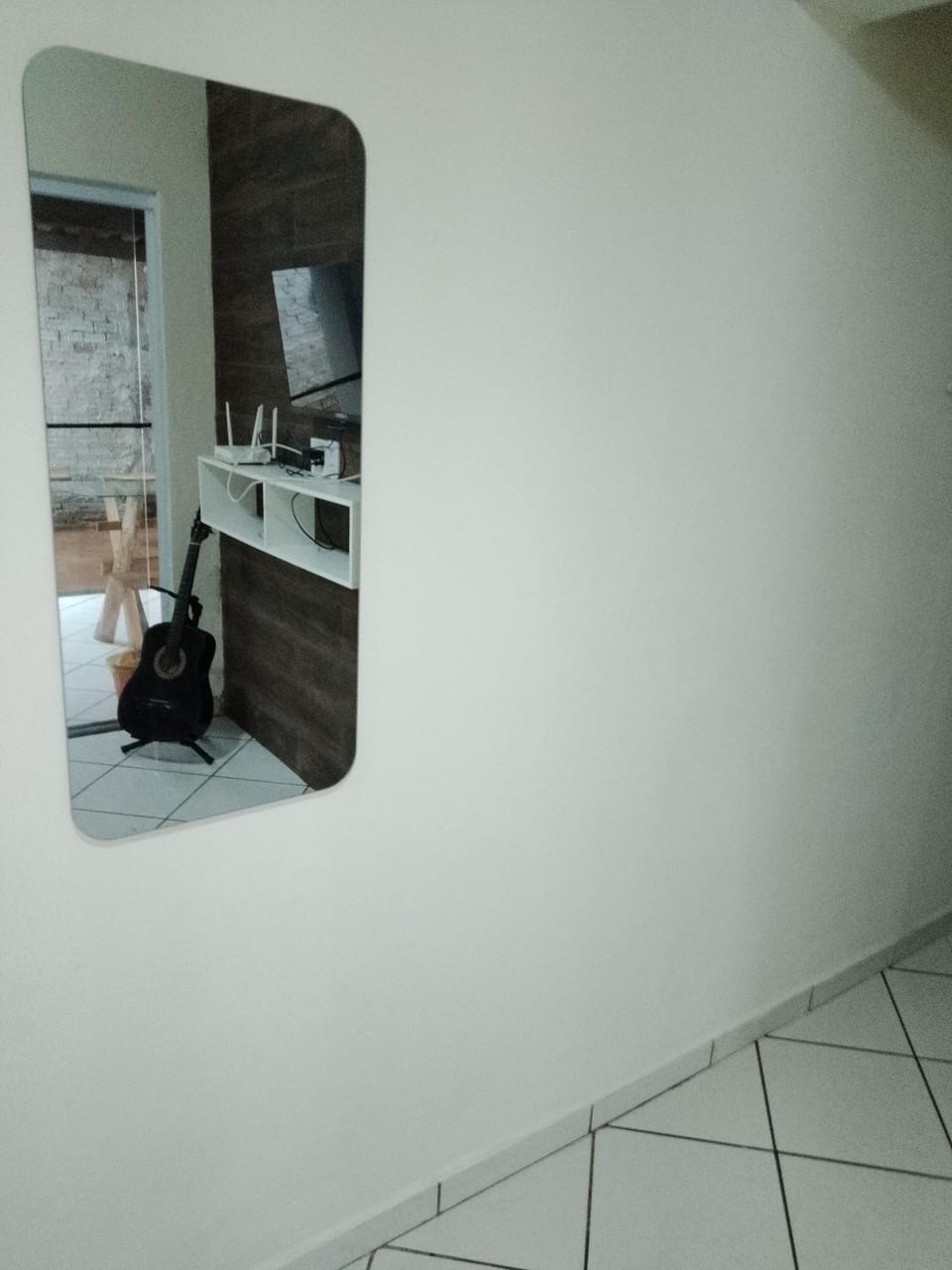 Iporã casa simples Ar-cond, wi-fi, smartv, máquina de lavar 6 pessoas, equipado com churrasqueira, garagem para 4 carros sendo 2 coberta, Hop Independente House in State of São Paulo